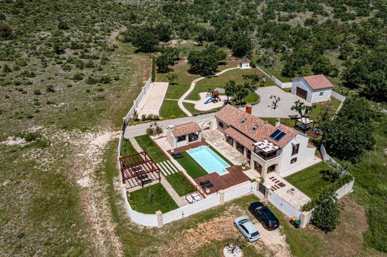 Vila Casa Di Nikola