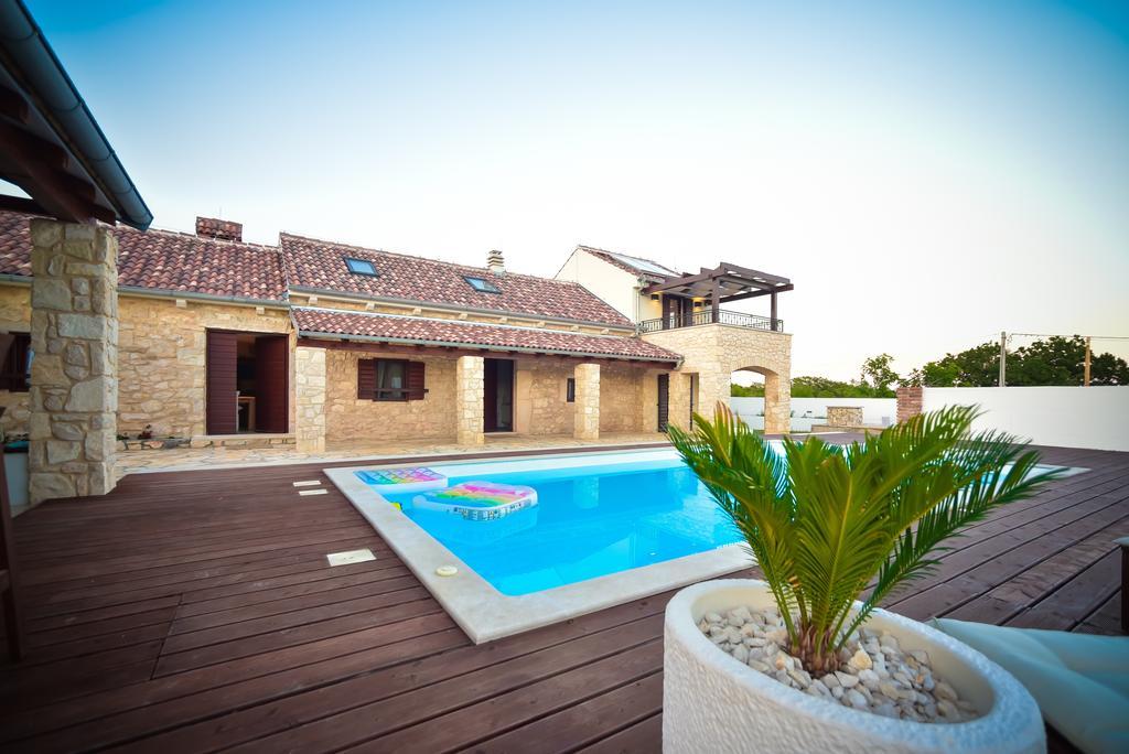 Casa Di Nikola